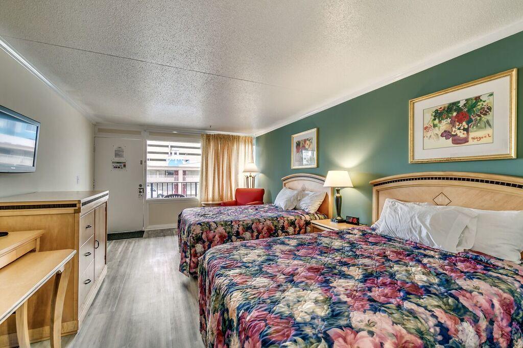 Sea Hawk Oceanfront Motel 미를 비치 외부 사진