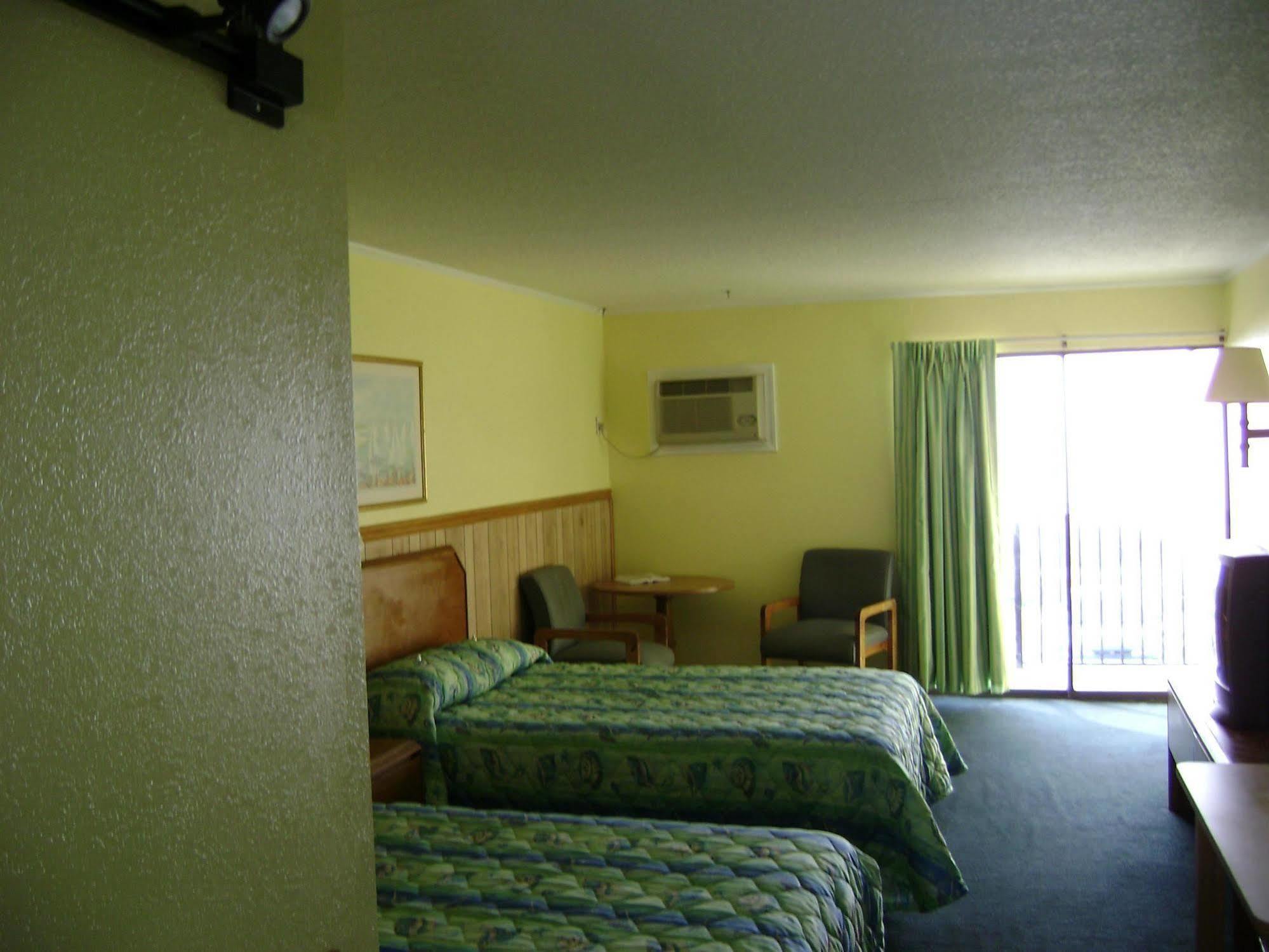 Sea Hawk Oceanfront Motel 미를 비치 외부 사진